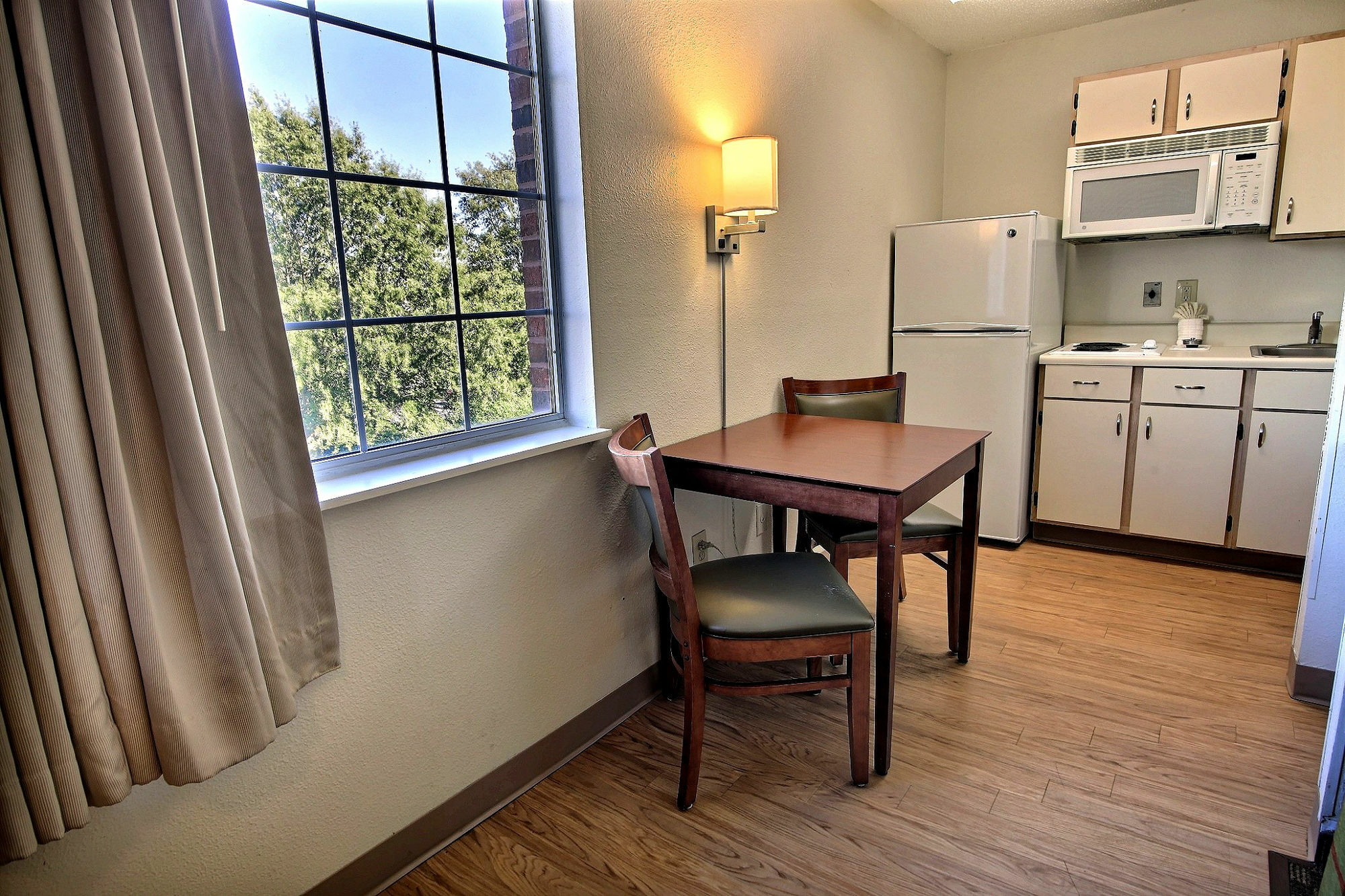 Sun Suites Of Chesapeake Luaran gambar